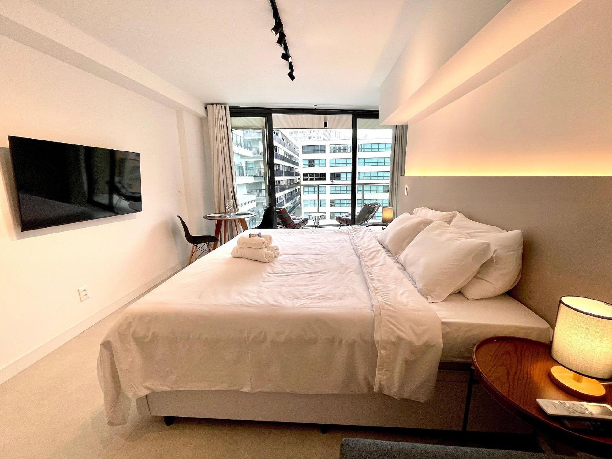 Apartamento Leblon - Moderno Com Piscina E Academia. *