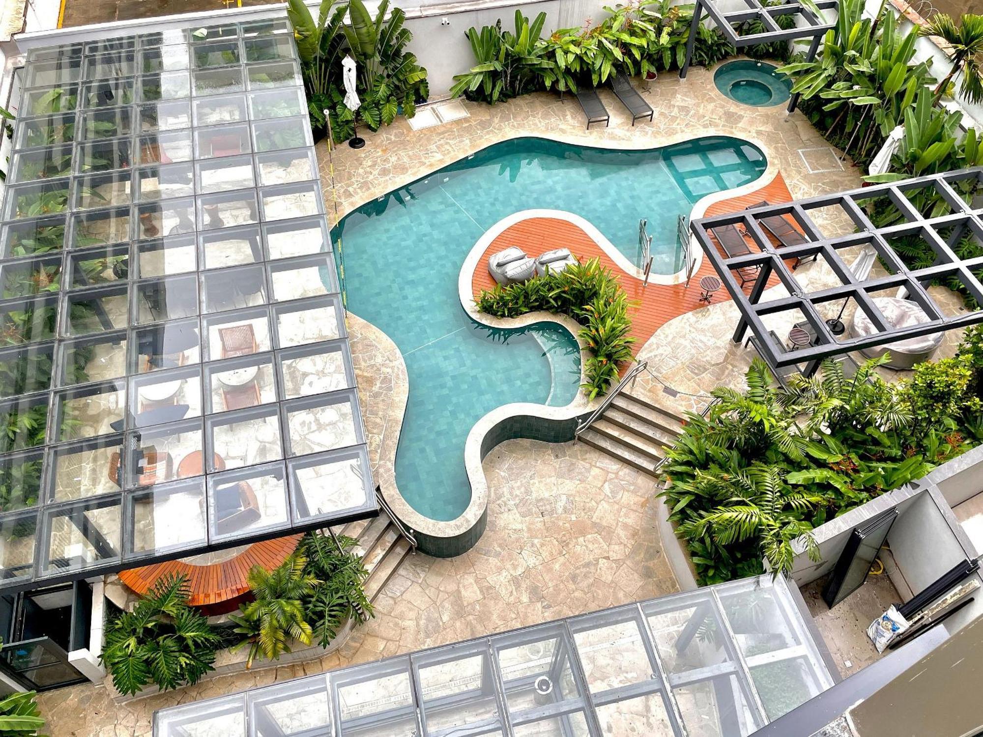 Leblon - Moderno Com Piscina E Academia. *